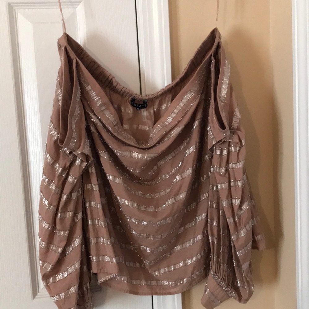 Off-the-shoulders Top